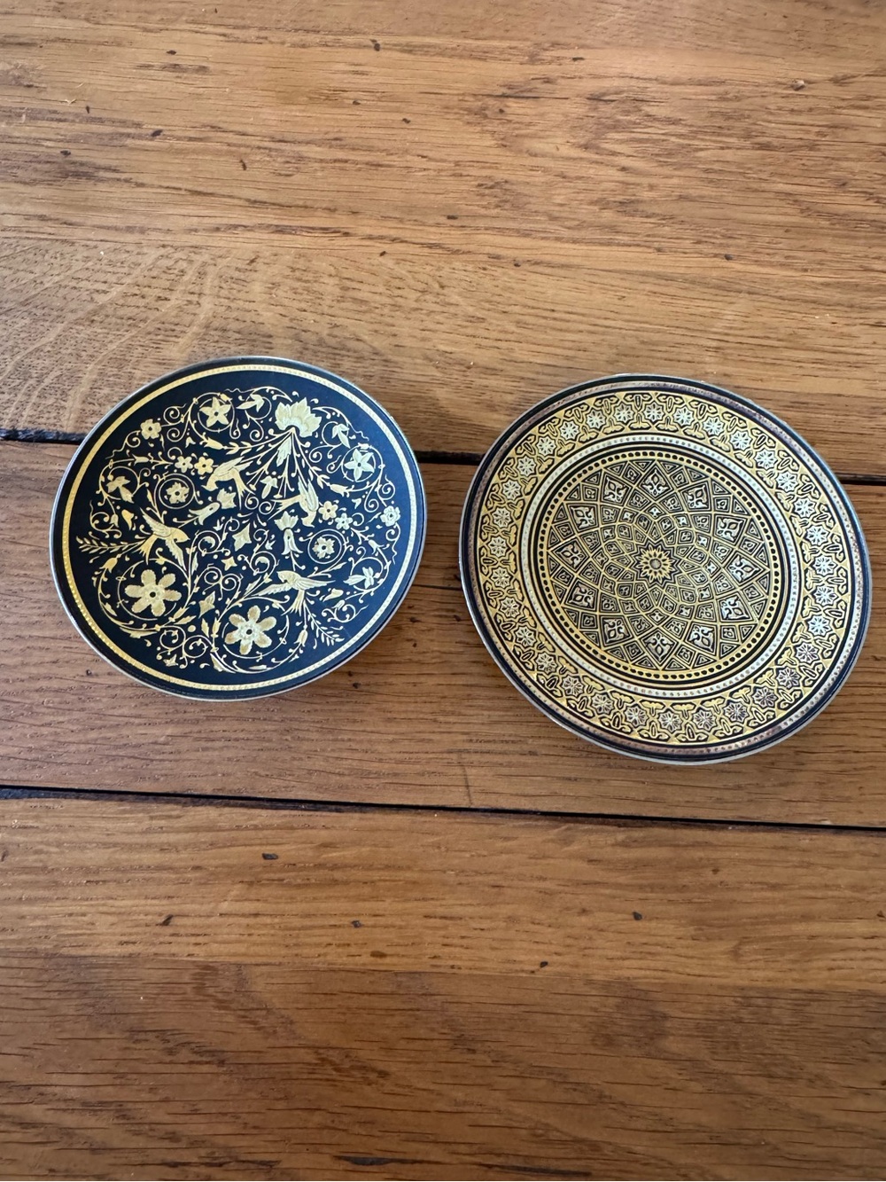 Vintage El Corte Ingles Hand Decorated metal trinket dishes